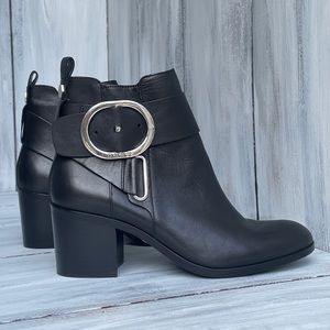 DKNY booties never worn